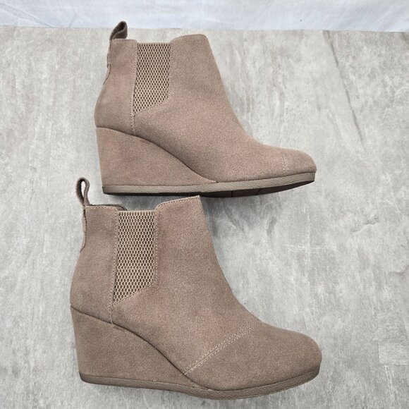 Toms Ankle Wedge Booties Size 6 Tan Suede Comfort Western Desert Chelsea Boots - Picture 6 of 10